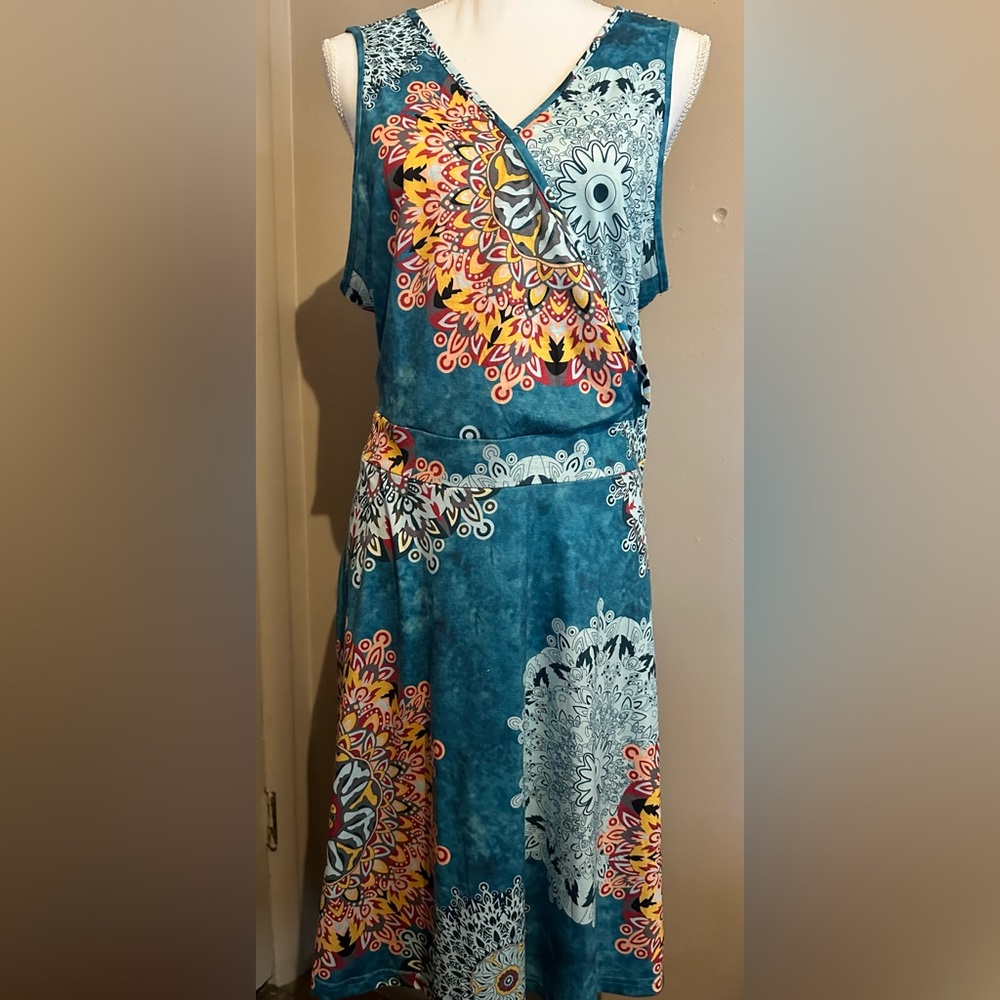 MIDI dress- blue/teal with paisley and flowers. Quite cute! Size XXL